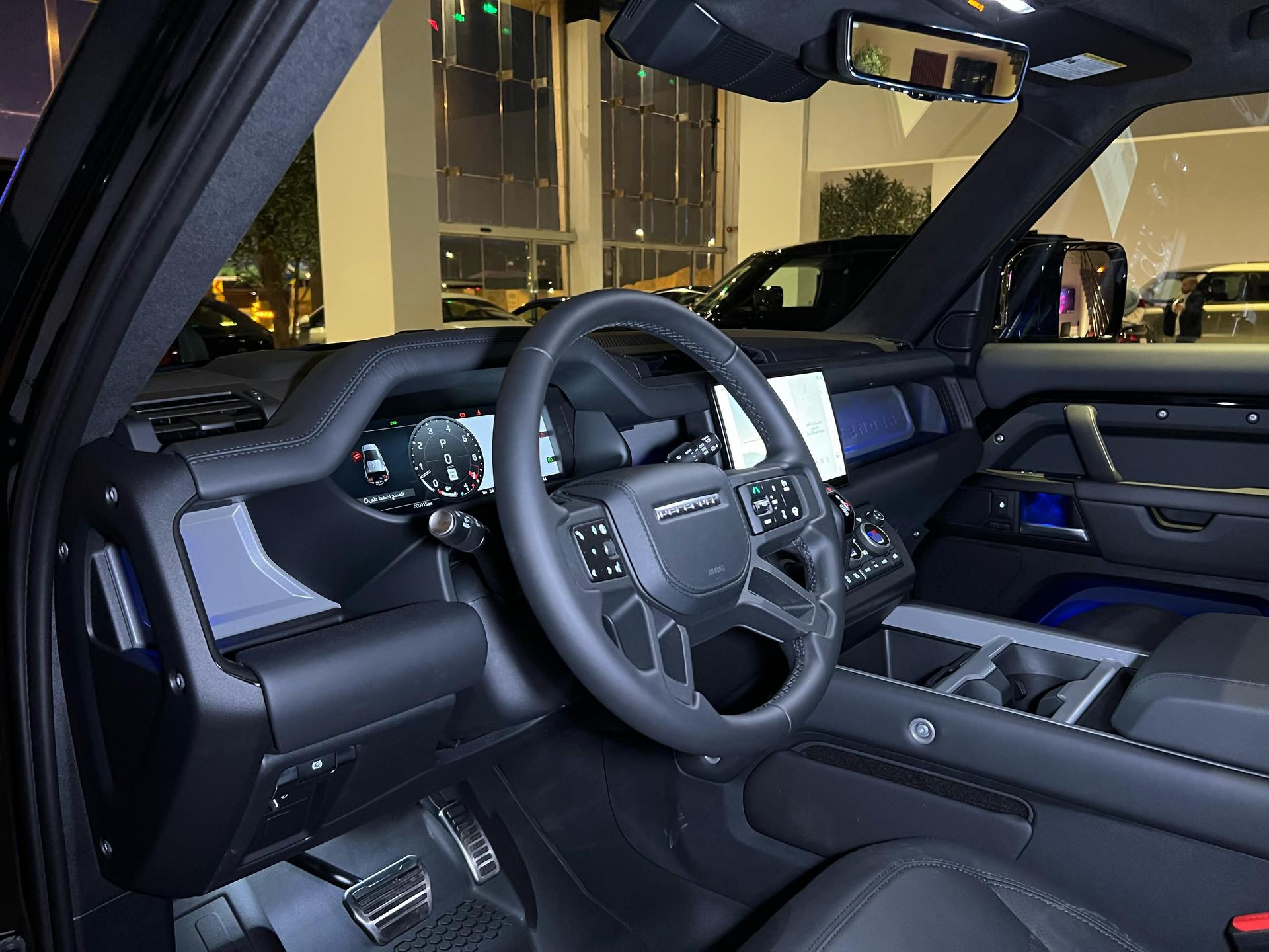 لاند روفر Defender X 2025 لاند روفر Defender X 2025