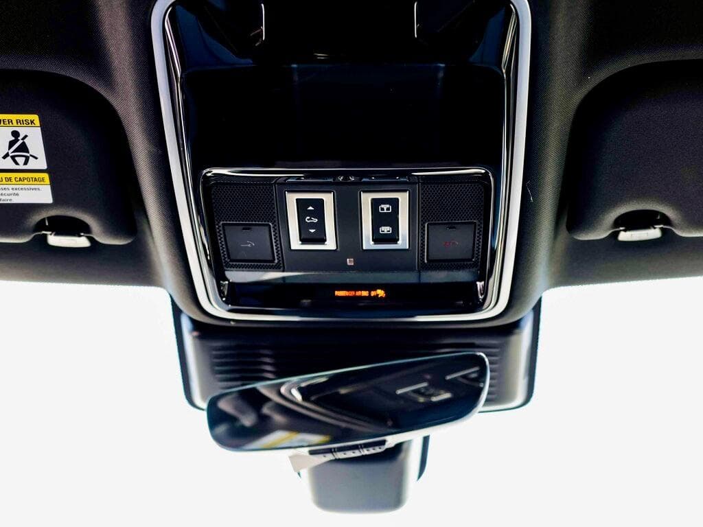 لاند روفر Rang Rover Velar 2024
